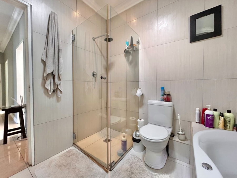 To Let 4 Bedroom Property for Rent in Plumstead Western Cape
